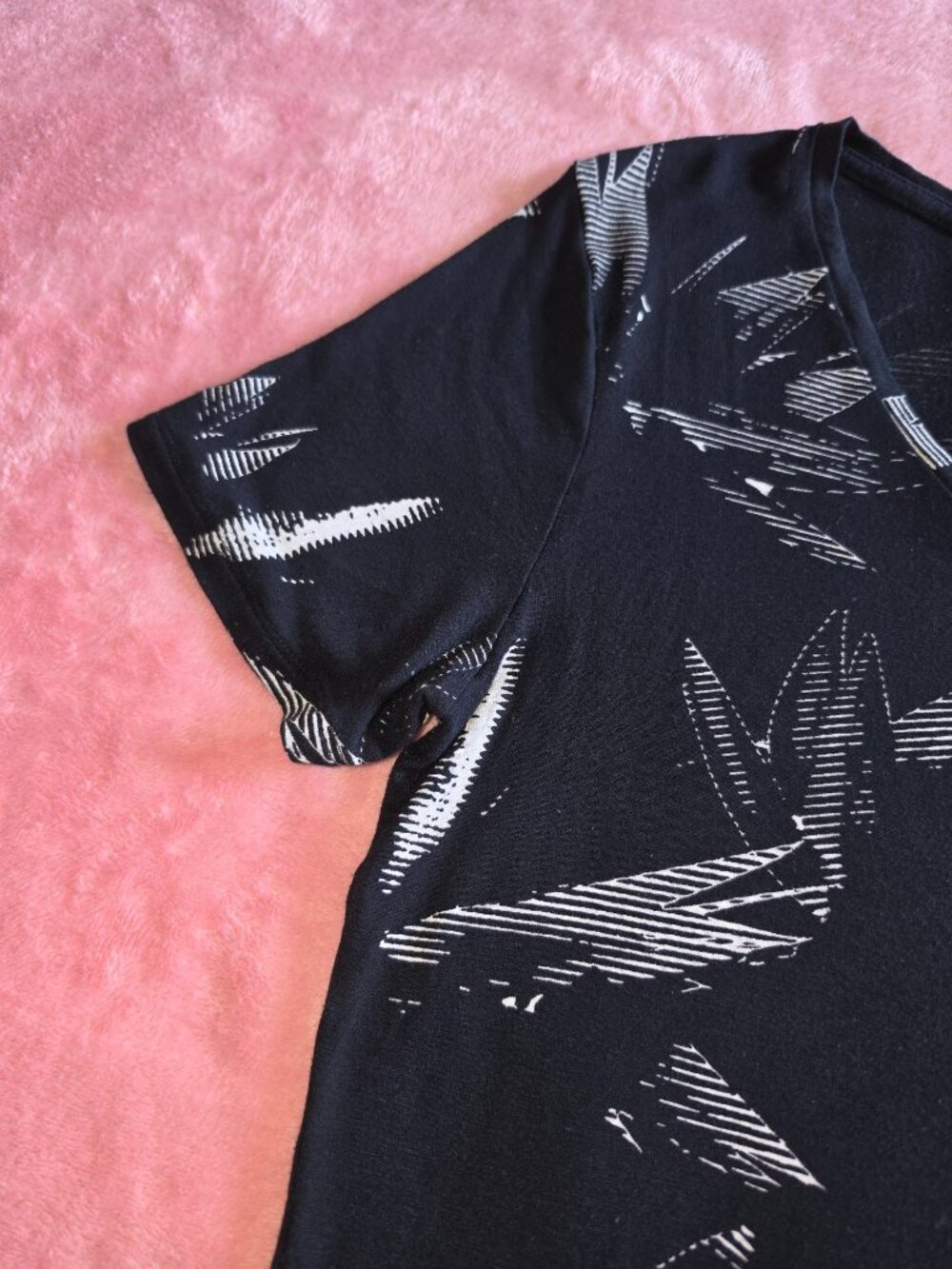 APT.9 Womens Black V-Neck Short Sleeve Printed Blouse - Size M - PRE OWNED - Picture 6 of 6